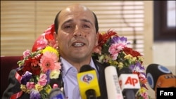 وکیلی راد در فرودگاه تهران