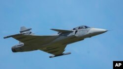 Suedia a anunțat că nu va livra Ucrainei avioane suedeze Gripen, cum promisese, dar numai pentru că aliații preferă să trimită F-16. 