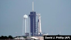 Spejseksova raketa "Falkon najn" s kapsulom "Kru dregon" u Svemirskom centru Kenedi na Floridi, 27. maj 2020.