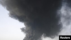 Pogođena rafinerija u Homsu