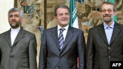 نزديکی دبير جديد شورای عالی امنيت ملی به محمود احمدی نژاد به اين گمانه دامن زده است که احتمال دارد، ايران از مواضع پيشين خود نيز تصميمات تندتری اتخاذ کند.