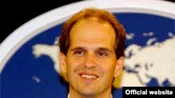 تام کیسی به «وخامت وضع سلامتی» عمادالدین باقی و محمود صالحی ابراز نکرانی کرده است.