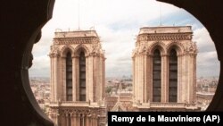 Katedralja Notre Dame përmes fotografive