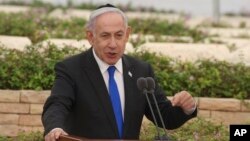 Beniamin Netanyahu spune că trupele israeliene vor fi dislocate la granița cu Liban. 