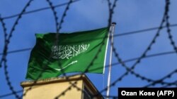 Steagul Arabiei Saudite de la consulatul sauit din Istanbul.
