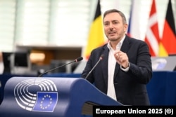 Сергій Лагодинський, німецький євродепутат від групи Зелених виступає на дебатах Європарламенту щодо забезпечення гарантій безпеки та справедливого миру для України. Страсбург, Франція, 9 вересня 2025 року