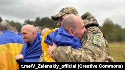 У рамках чергового обміну полоненими додому повернулися 205 українських військових та цивільних, зокрема захисники «Азовсталі»