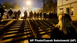 Jelenet egy varsói tiltakozásról, 2020. október 28-án.