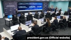 Президент Володимир Зеленський ознайомився з роботою системи автоматичної фіксації перевищення швидкості, Київ, 12 березня 2020 року