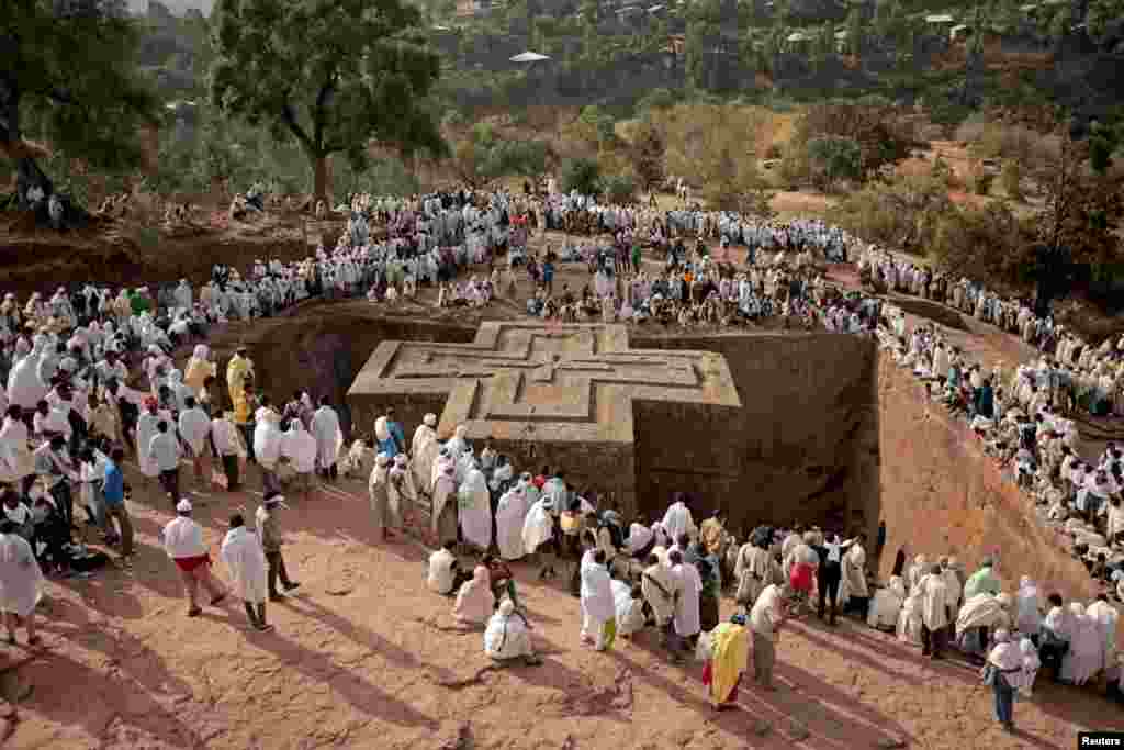 ETHIOPIA - FILE PHOTO - Ethiopian Orthodox pilgrims attend a prayer session at the monolithic Orthodox church ahead of Ethiopian Christmas in Lalibela, Ethiopia January 6, 2018. REUTERS/Tiksa Negeri TPX IMAGES OF THE DAY