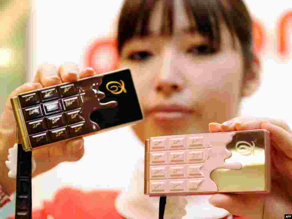 Япония. Мобильные телефоны с шоколадным дизайном