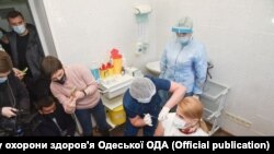 До листа очікування щеплення, за даними міністерства записалися 782 692 людини