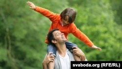 Балалуу болуп, аны эрезеге жеткирүү дүйнөдө барган сайын кымбаттап баратат. 