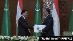 Э.Раҳмон ва Қ.Бердимуҳаммадов дар Кохии Миллат