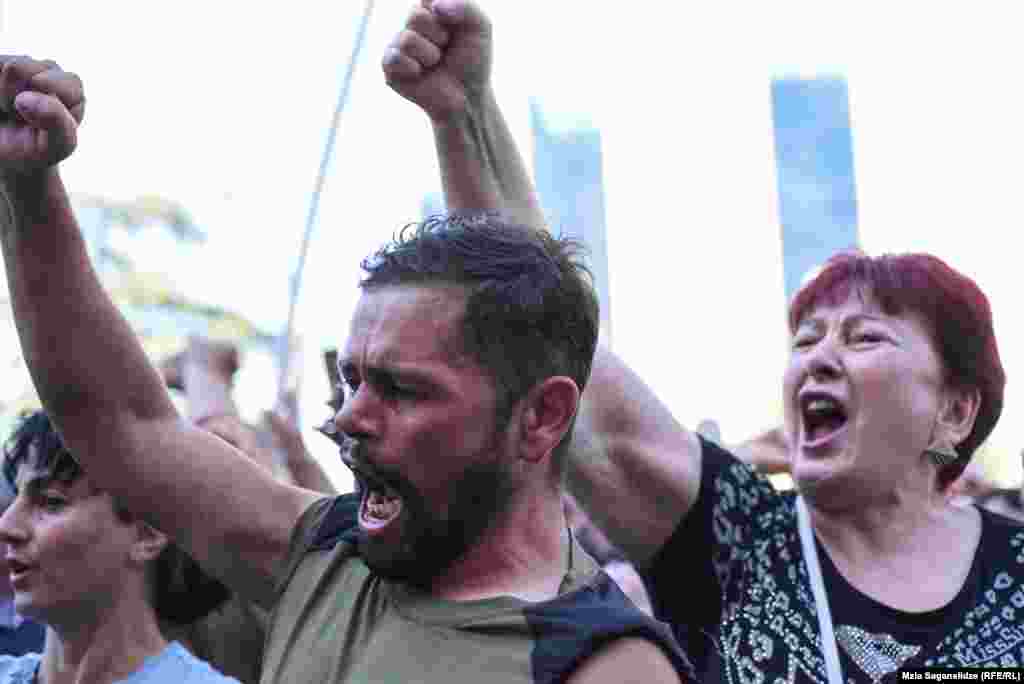 &laquo;Защитим достоинство Грузии&raquo; &ndash; главный слоган протеста радикалов