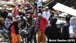 Унаслідок цунамі й землетрусу в Індонезії загинули понад 1400 людей