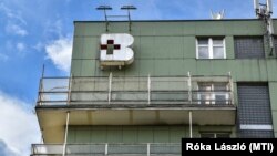 Embléma a Manninger Jenő Országos Traumatológiai Intézeten 2021. augusztus 25-én