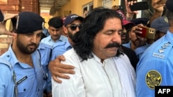 د اسلام اباد پولیس علي وزیر عدالت ته لېږدوي - د ۲۰۲۴ز کال د اګست ۲۰مې انځور.