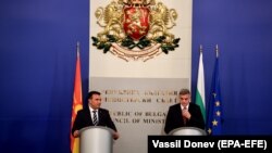 Kryeministri maqedonas, Zoran Zaev dhe kryeministri i Qeverisë së përkohshme bullgare, Stefan Yanev.