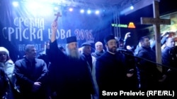 Jovan Plamenac (drži krst), foto: Savo Prelević