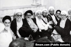 دیدار اعضای مجلس خبرگان قانون اساسی با آیت الله خمینی