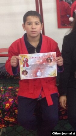 Покойный Жонибек увлекался самбо и принимал участие на различных соревнованиях.