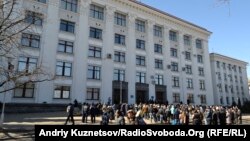 Мітинг біля Луганської ОДА, 10 березня 2014 року