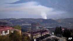 Дим над Степанакертом (Ханкенді) після обстрілу азербайджанської артилерії, 24 жовтня 2020 року