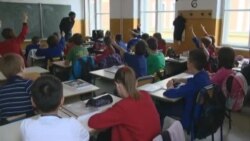 Muke đačke, svijet naopačke