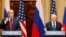 Дональд Трамп (л) и Владимир Путин в Хельсинки, 16 июля 2018 года
