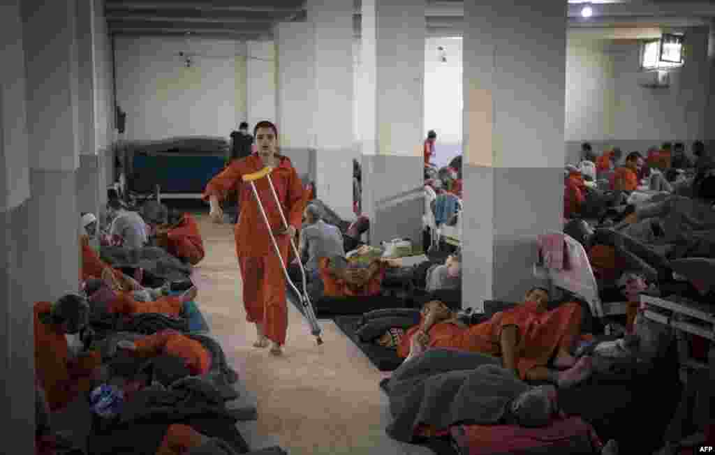 Түрмөдө отургандардын арасында жарадарлар көп.