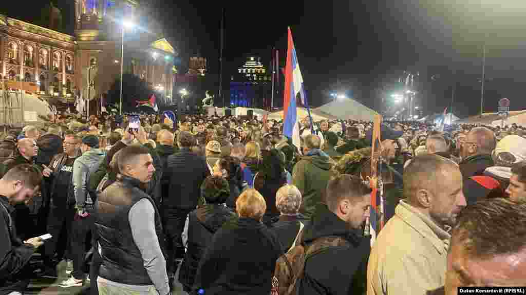 Kako je najavio predsednik Srbije Aleksandar Vučić okupljanje pristalica vlasti organizovano je kao dobrodošlica za Srbe sa Kosova.Grupa Srba sa Kosova je 29. oktobra objavila da kreću pešice ka Novom Sadu kao podrška Vučiću.