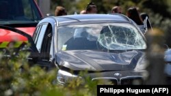 خودرو «بی‌‌ام‌و» مظنون در بزرگراه ۱۶A، در شمال فرانسه 