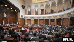 Procena je da oko 18 hiljada funkcionera ima obavezu da dostavi izveštaj. Fotografije: Vesna Anđić