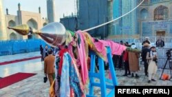 Подготовка к церемонии поднятия флага в Мазари-Шарифе. 21 марта 2023 года