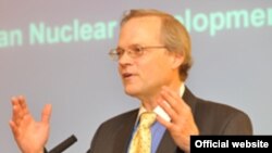 مارک فیتزپاتریک، مدیر برنامه خلع سلاح در انستیتوی بین المللی مطالعات استراتژیک در لندن