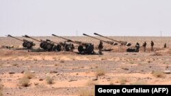 Артилерія урядових сил Сирії у провінції Дейр-ез-Зор, фото 3 вересня 2017 року