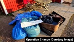 Рибальські сітки готують до відправки на фронт до України. Швеція