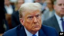 Bivši predsednik Donald Tramp u Vrhovnom sudu Njujorka, ponedeljak, 6. novembra 2023.