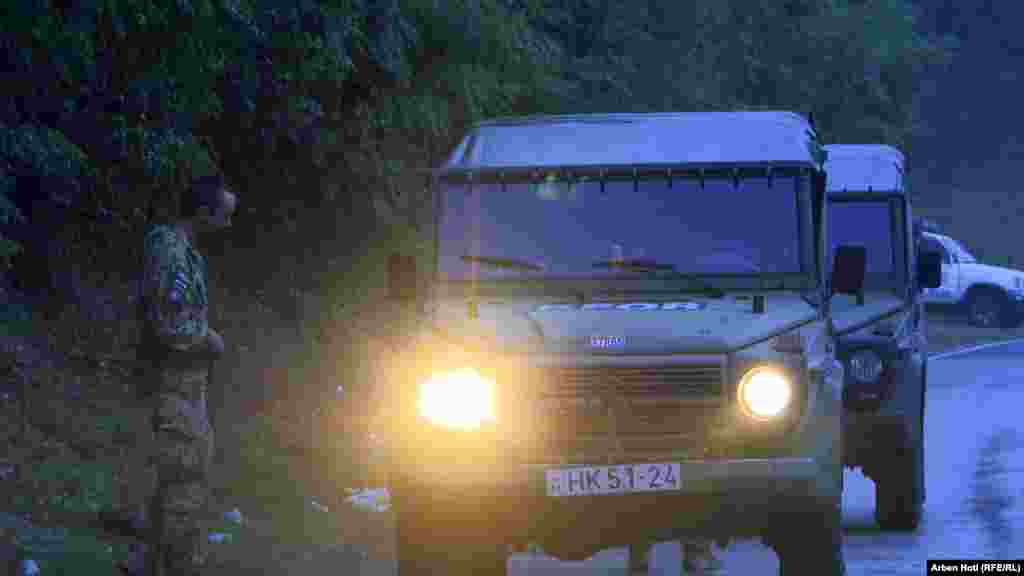 Возила на припадници на унгарскиот КФОР во Јариње. 27 септември 2021 година.