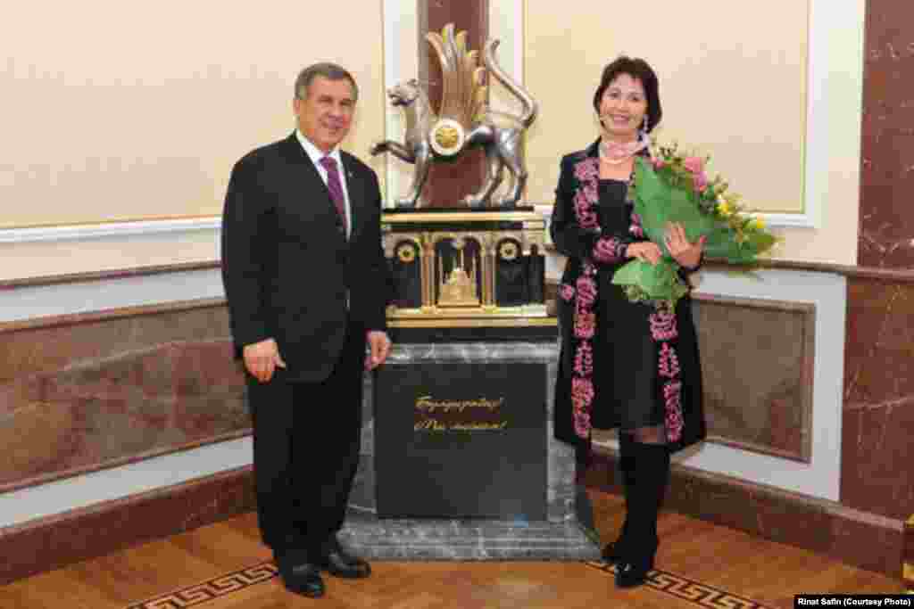 Встреча президента Республики Татарстан Рустама Минниханова с Раисой Атамбаевой. Фото Рината Сафина