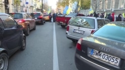 «Їх уже багато»: чому водії авто на єврономерах пікетують Верховну Раду – відео