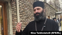 არქიმანდრიტი ილია თოლორაია საპატრიარქოდან გამოსვლის შემდეგ, 5 ნოემბერი, 2025 წელი