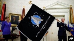 نیروی فضایی آمریکا در دوران دونالد ترامپ به‌عنوان ششمین زیرمجموعه از نیروهای مسلح ایالات متحده تأسیس شد