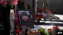 The graves of fallen Russian soldiers in Istra, Russia. If a Russian soldier dies in combat, governmental compensation for the widow and family can be up to $60,000 plus a survivor’s pension. (file photo)