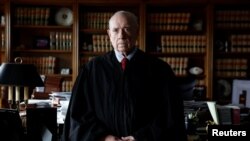 Окружной судья Ройс Ламберт, архивное фото