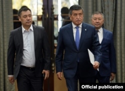 Садыр Жапаров, Сооронбай Жээнбеков, Канатбек Исаев. 16-октябрь, 2020-жыл.