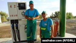 Benziniň häzirki gymmatlamagy barada döwlet mediasynda hiç hili maglumat berilmedi.