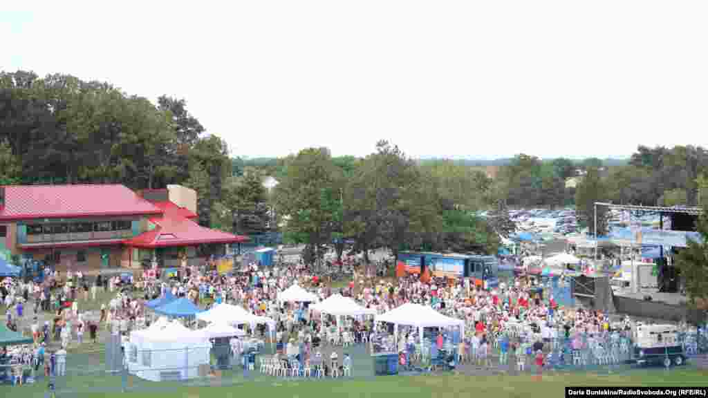 На святкування 25-ї річниці Незалежності України у Торонто завітало чимало відвідувачів