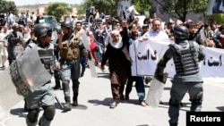 Коопсуздук кырдаалынын начардыгына нааразы оогандардын демонстрациясы. Кабул, 2-июнь, 2017-жыл. 